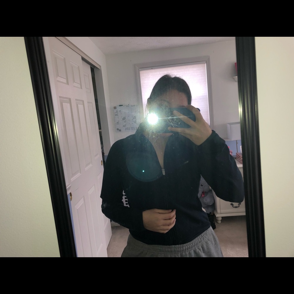 Cropped nike zip up!